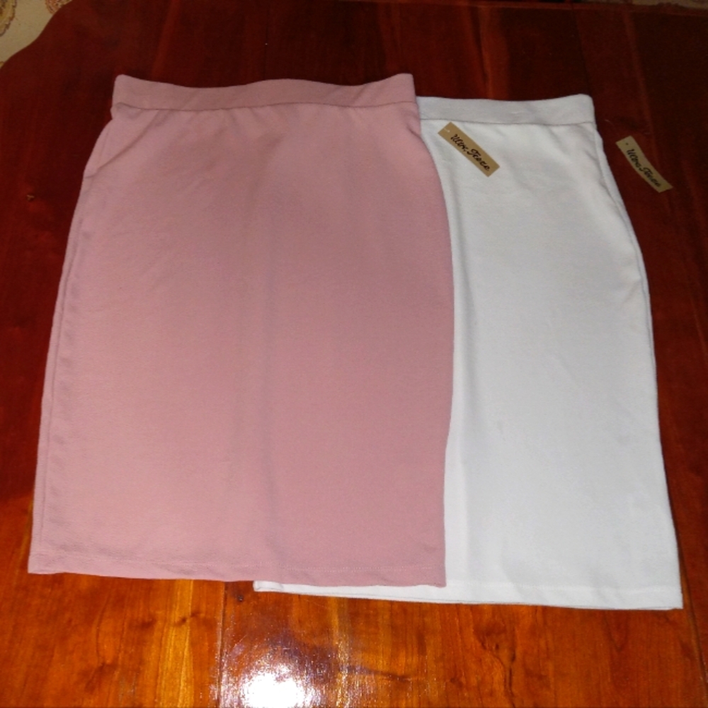 💣2 "ULTRA TEEZE" (NWT) JR SZ L KNEE LENGTH SKIRTS WHITE & PALE PINK PULL ON